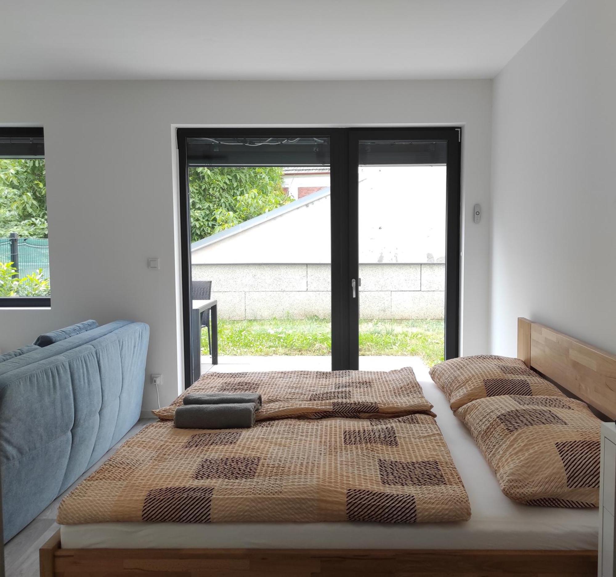 Apartman X06 Микулов Екстериор снимка